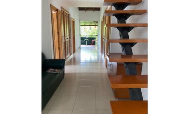 VENTA AMPLIA CASA CAMPESTRE SECTOR TEBAIDA