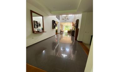 VENTA AMPLIA CASA CAMPESTRE SECTOR TEBAIDA