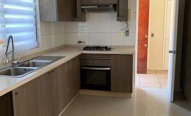 HERMOSA Y AMPLIA CASA AISLADA, LOMAS DE LO AGUIRRE