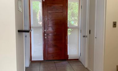 HERMOSA Y AMPLIA CASA AISLADA, LOMAS DE LO AGUIRRE