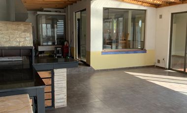 HERMOSA Y AMPLIA CASA AISLADA, LOMAS DE LO AGUIRRE