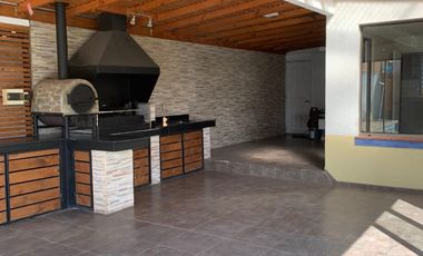 HERMOSA Y AMPLIA CASA AISLADA, LOMAS DE LO AGUIRRE