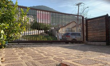 HERMOSA Y AMPLIA CASA AISLADA, LOMAS DE LO AGUIRRE