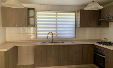 HERMOSA Y AMPLIA CASA AISLADA, LOMAS DE LO AGUIRRE