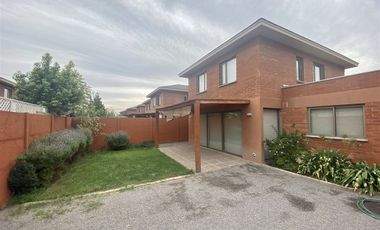 Casa en Venta en Pedro Garhnam Saravia 2577