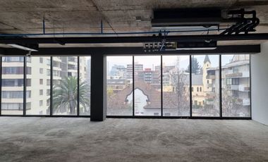 Oficina en Arriendo en Providencia Metro Los Leones
