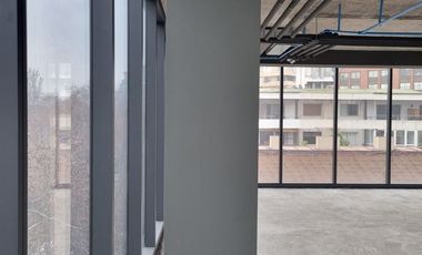 Oficina en Arriendo en Providencia Metro Los Leones