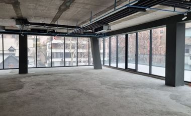 Oficina en Arriendo en Providencia Metro Los Leones