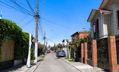 HERMOSA CASA EN VENTA COMUNA DE LA GRANJA