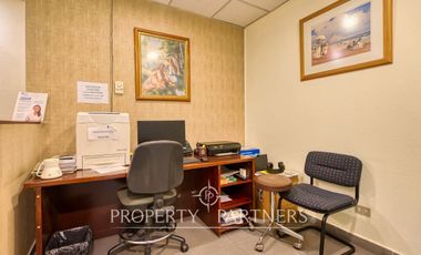 Espectacular oficina rubro medico en las condes (80 UF/m2)