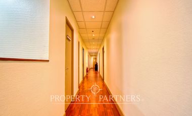 Espectacular oficina rubro medico en las condes (80 UF/m2)