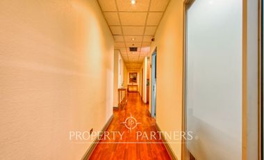 Espectacular oficina rubro medico en las condes (80 UF/m2)