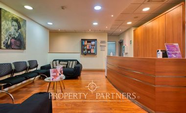 Espectacular oficina rubro medico en las condes (80 UF/m2)