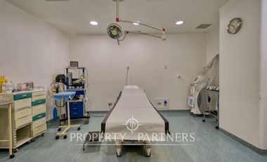 Espectacular oficina rubro medico en las condes (80 UF/m2)