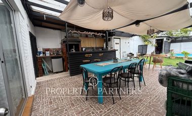 Venta Casa Areyuna en Avenida 4 Esquinas