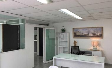 Oficina amueblada en renta Av. Juárez a una calle Fuente de los Frailes. Col. La Paz. Puebla, Pue.