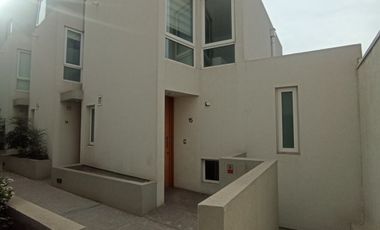 SE VENDE CASA TIPO TOWNHOUSE EN CONDOMINIO (CÓD. 544)