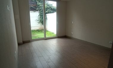 SE VENDE CASA TIPO TOWNHOUSE EN CONDOMINIO (CÓD. 544)