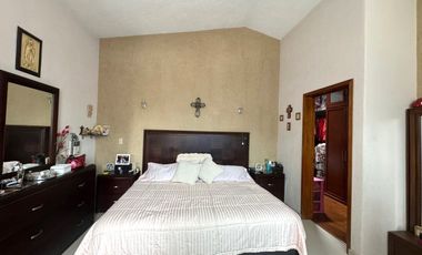 CASA EN VENTA CON SEGURIDAD EN BOSQUES DEL LAGO,