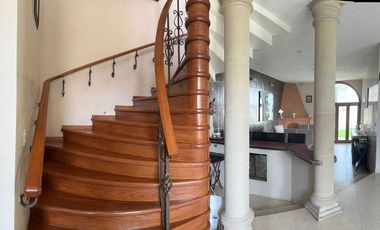 CASA EN VENTA CON SEGURIDAD EN BOSQUES DEL LAGO,