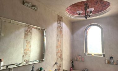 CASA EN VENTA CON SEGURIDAD EN BOSQUES DEL LAGO,