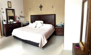 CASA EN VENTA CON SEGURIDAD EN BOSQUES DEL LAGO,