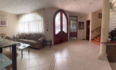 CASA EN VENTA CON SEGURIDAD EN BOSQUES DEL LAGO,