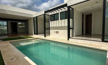 Venta Casa en Conkal al norte de Merida de una planta, en privada.