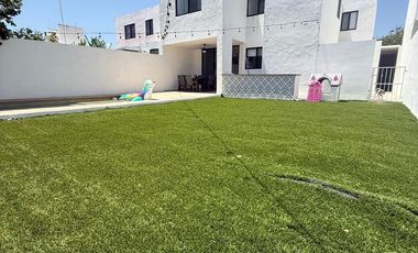CASA EN VENTA MERIDA, CONKAL, PRIVADA BOTANICO, AMUEBLADA, ENTREGA INMEDIATA.