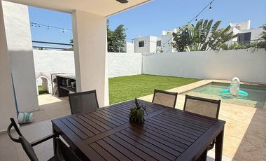 CASA EN VENTA MERIDA, CONKAL, PRIVADA BOTANICO, AMUEBLADA, ENTREGA INMEDIATA.