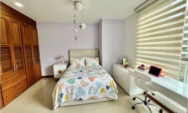 APARTAMENTO CON VISTA A LA CIUDAD Y AMPLIOS ESPACIOS