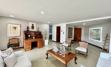 APARTAMENTO CON VISTA A LA CIUDAD Y AMPLIOS ESPACIOS