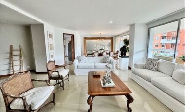 APARTAMENTO CON VISTA A LA CIUDAD Y AMPLIOS ESPACIOS