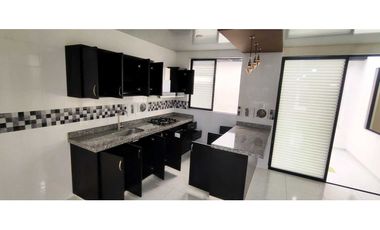 Hermosa casa urbana de 185 M2 en 530 mill negociables en #lamesacund