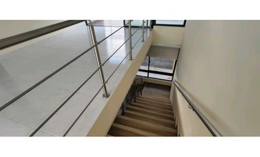 Hermosa casa urbana de 185 M2 en 530 mill negociables en #lamesacund