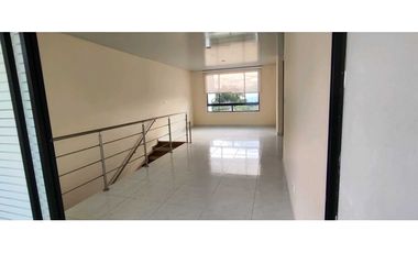 Hermosa casa urbana de 185 M2 en 530 mill negociables en #lamesacund