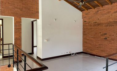 Casa en renta Sabaneta, sector parte baja.