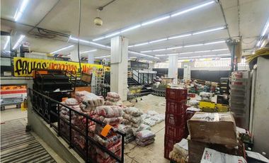 Vendemos amplio Local esquinero en Los Andes norte de Cali