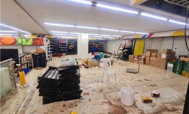 Vendemos amplio Local esquinero en Los Andes norte de Cali