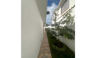 En venta hermosa casa amplia en conjunto residencial