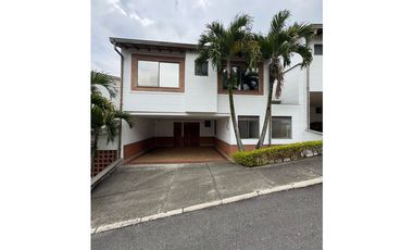 Casa en Arriendo en Envigado sector Loma del Chocho