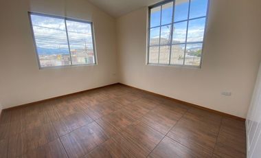 CASA EN VENTA CALDERON