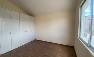 CASA EN VENTA CALDERON