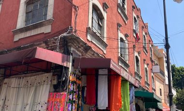 Edificio en Venta en el Centro Histórico – Zona de Alta Actividad Comercial