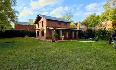 Alquiler - Casa 3 ambientes - Zona El Grosellar