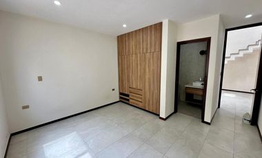 CASA EN VENTA PRIVADA 4 RECÁMRAS, TEMOZON NORTE; MÉRIDA