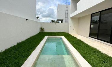 CASA EN VENTA PRIVADA 4 RECÁMRAS, TEMOZON NORTE; MÉRIDA