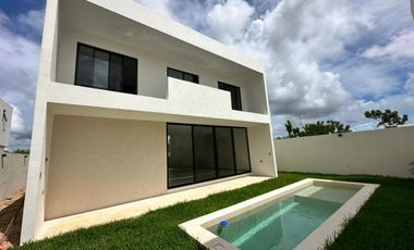 CASA EN VENTA PRIVADA 4 RECÁMRAS, TEMOZON NORTE; MÉRIDA