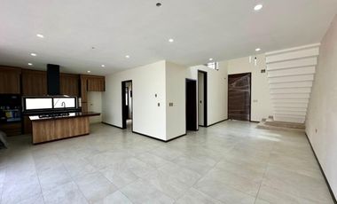 CASA EN VENTA PRIVADA 4 RECÁMRAS, TEMOZON NORTE; MÉRIDA