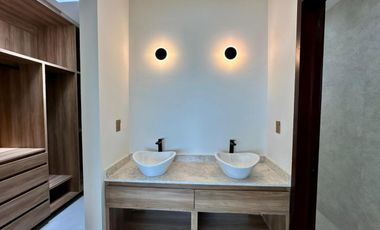 CASA EN VENTA PRIVADA 4 RECÁMRAS, TEMOZON NORTE; MÉRIDA